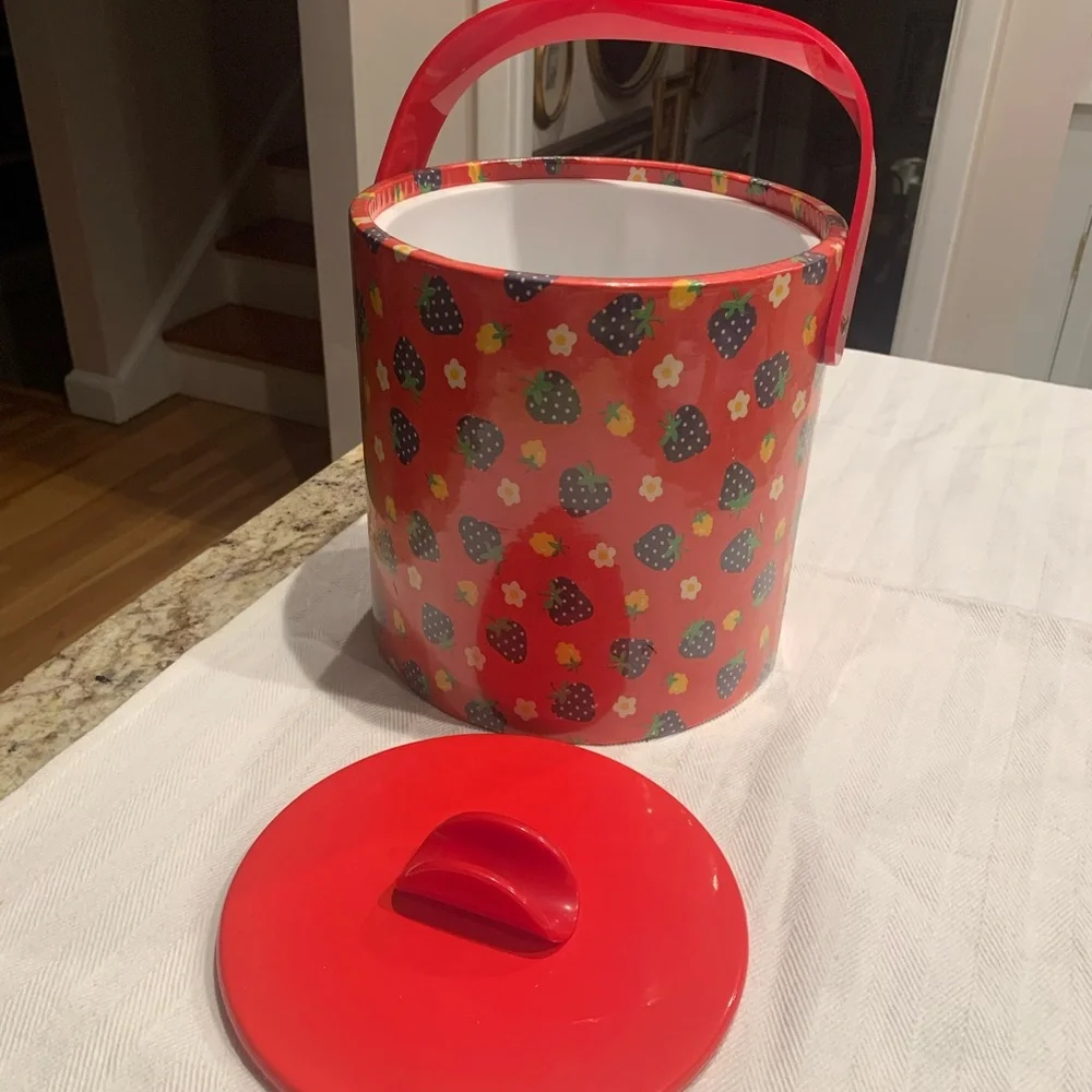 Vintage Strawberry Print Ice Bucket